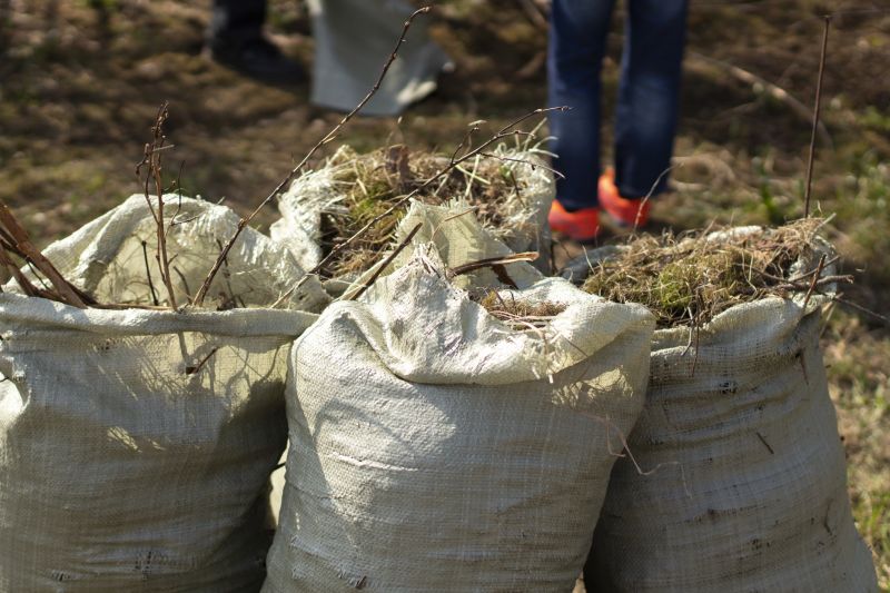 Barkdust Blowing Service