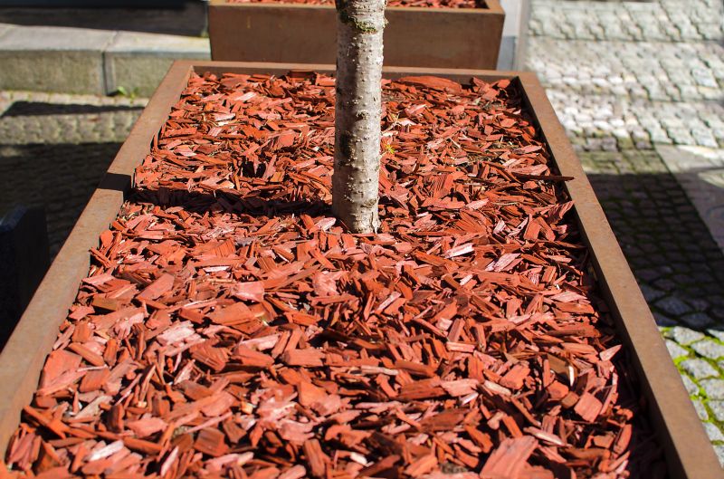 Black Mulch Installation in Ventura County, CA